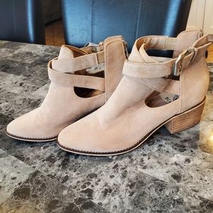 Beast Fashion heel booties